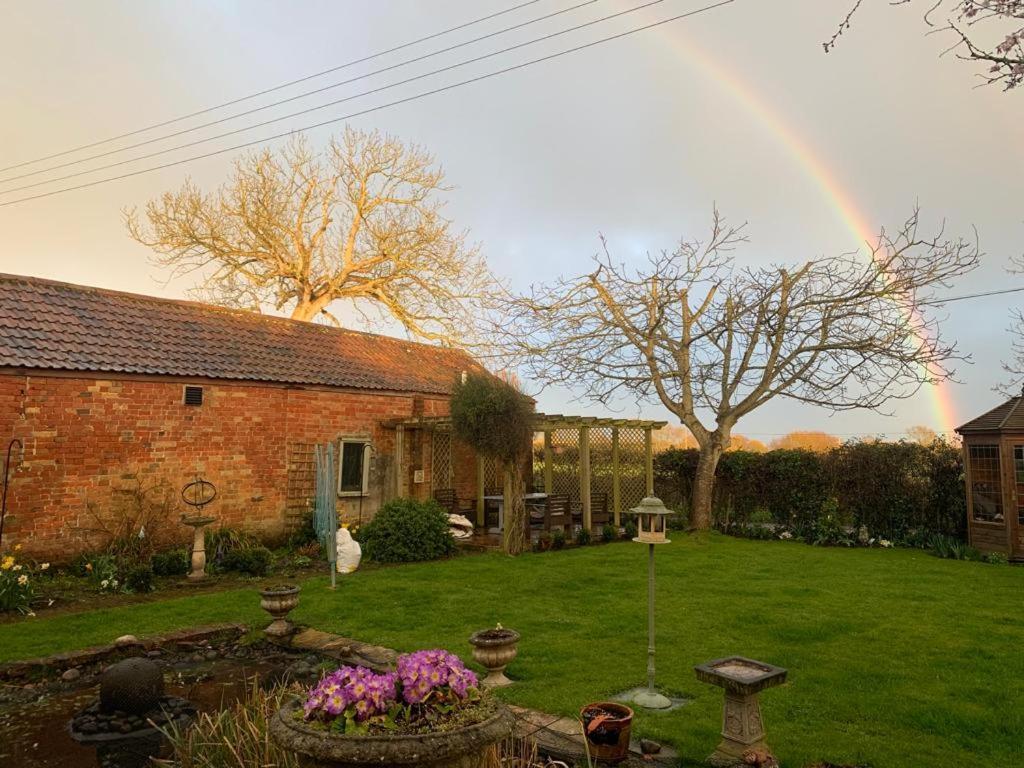 The Nest At Walnut Cottage Burrowbridge Экстерьер фото